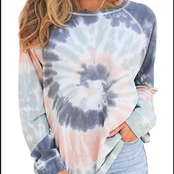 Glanzitions Tops - Lightweight Tye Dyed Sweatshirt